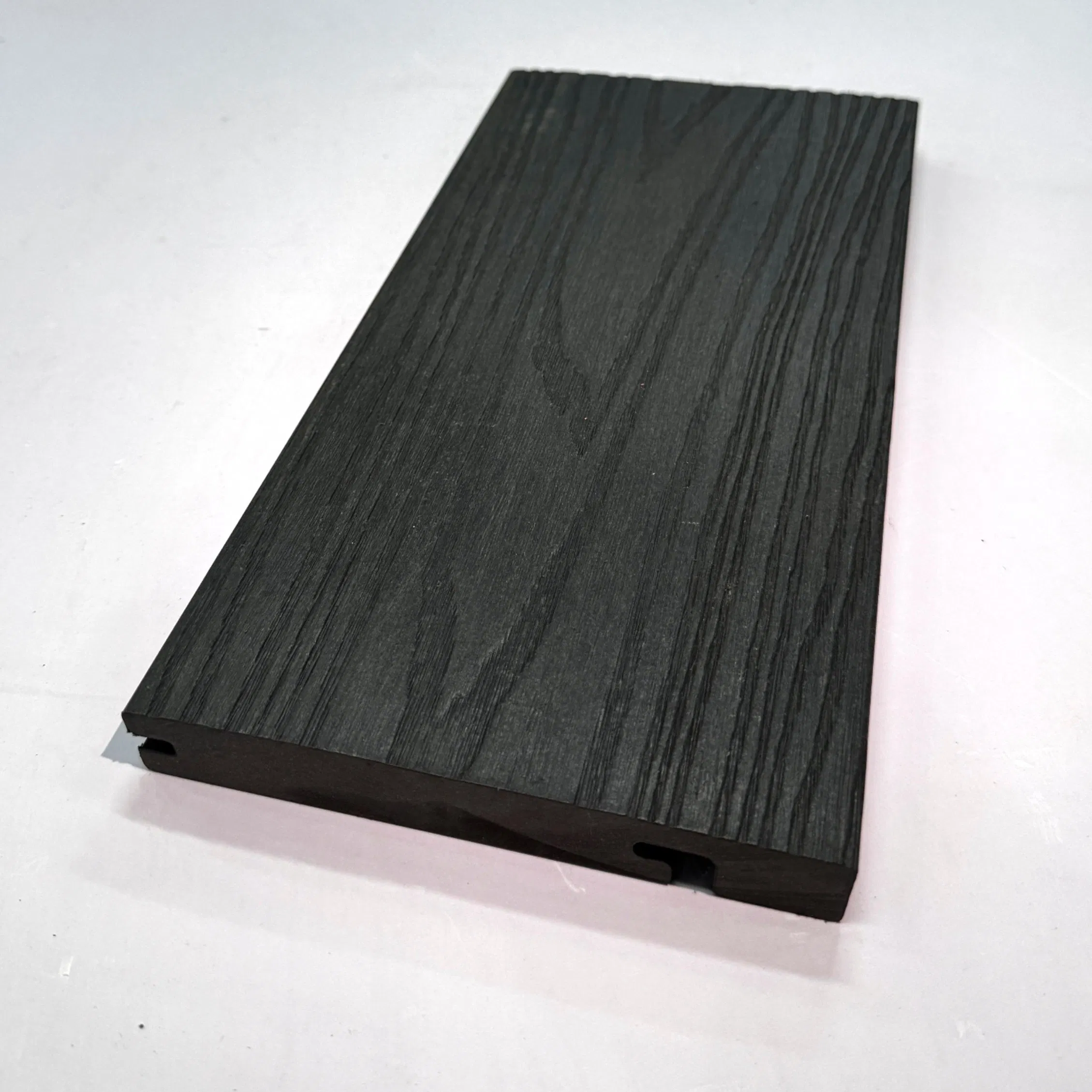2025 New Product Anti-UV Waterproof Wood Plastic Decking Anti-Slip Outdoor Terrace Floor