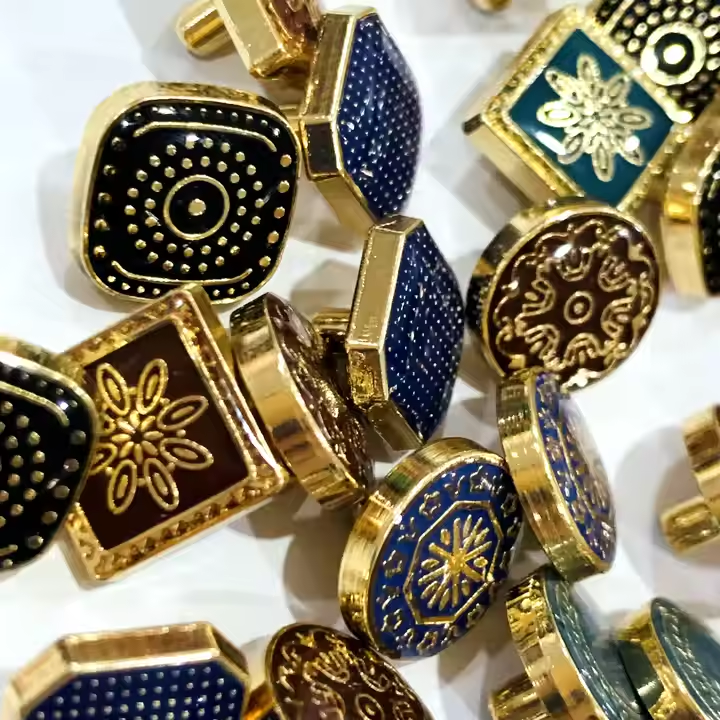 Пуговицы металлические цинковый сплав с золотой отделкой