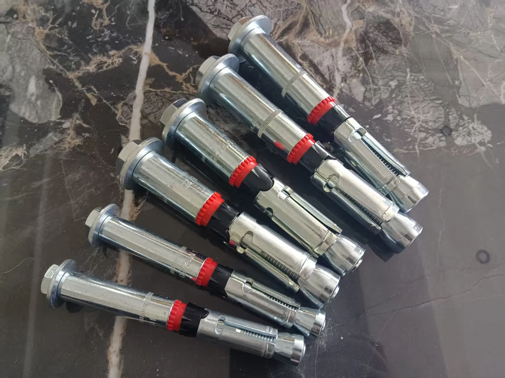 Анкерные болты из нержавеющей стали с антивибрационным дизайном