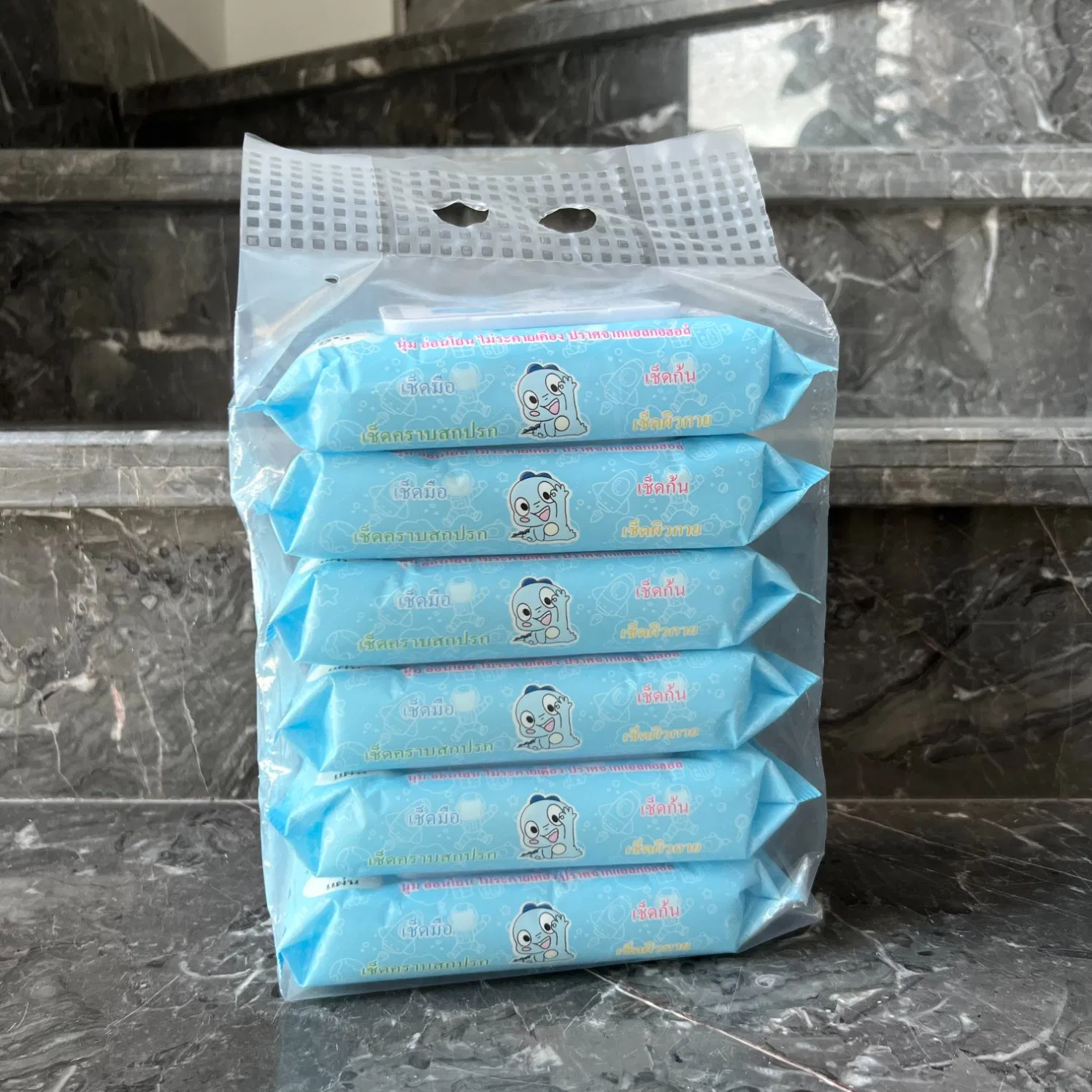 OEM Customized Eco Friendly Biodegradable Natural Sensitive Skin Cleaning Baby Wet Wipes