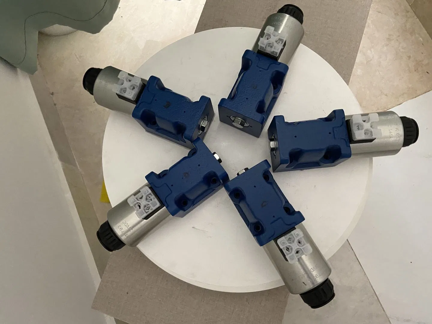 Гидравлический распределитель 4WE10D (серия 4WE10)