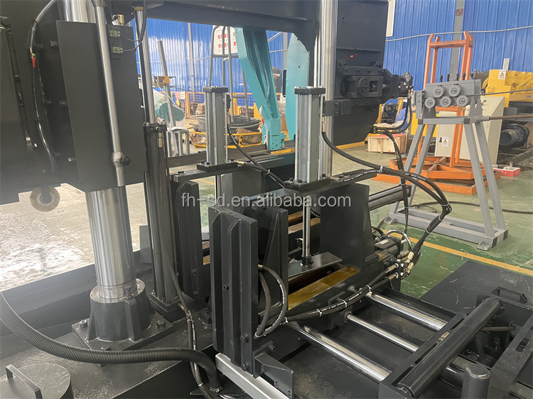 Ленточная пила по металлу универсальная промышленная