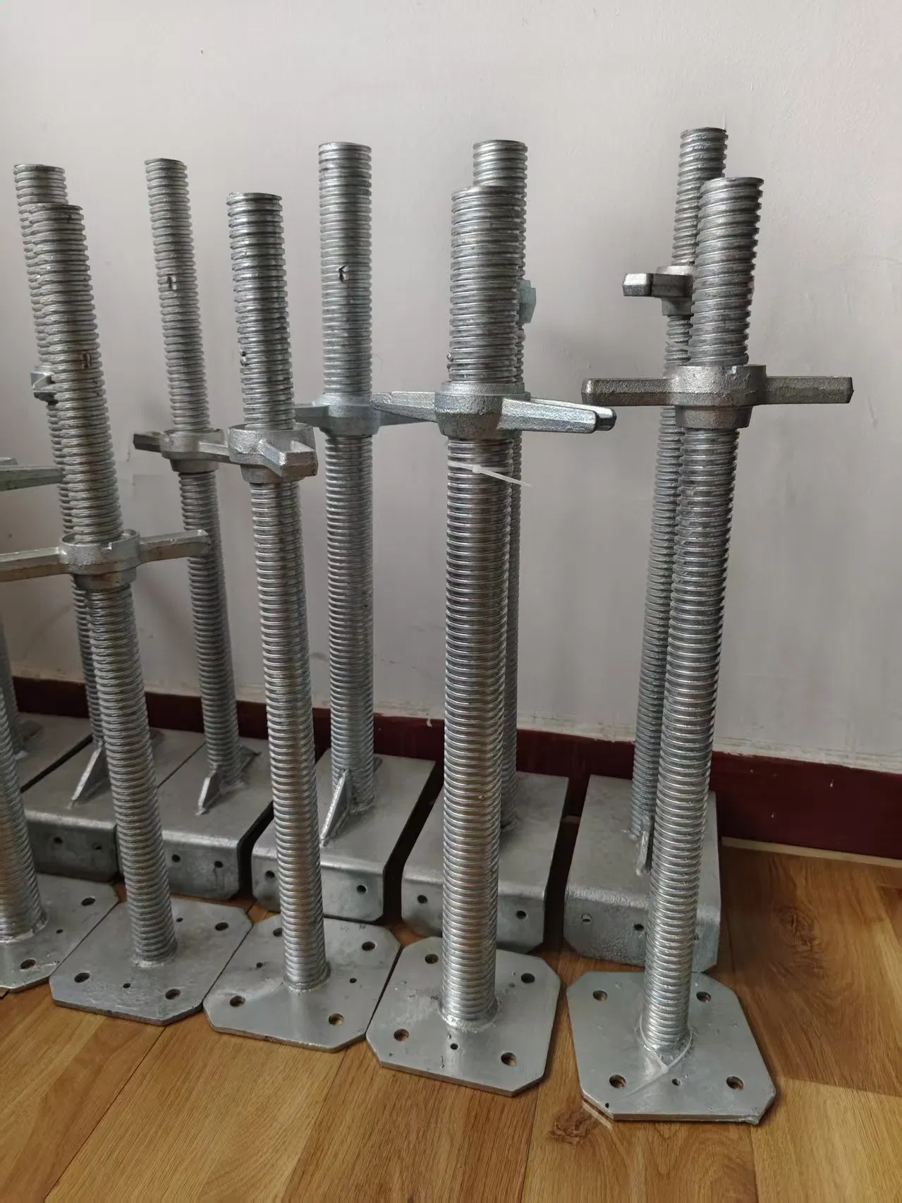 Galvanized Adjustable Hollow Screw Jack Base