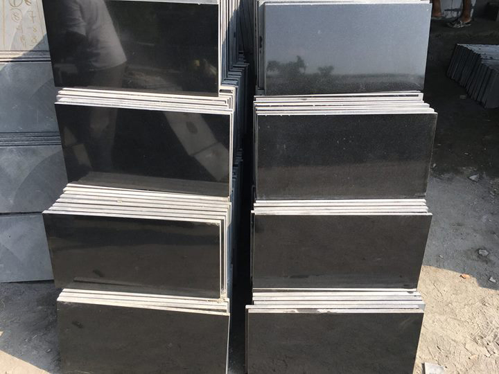 Гранитная плитка Absolute Black 600x600 мм для пола
