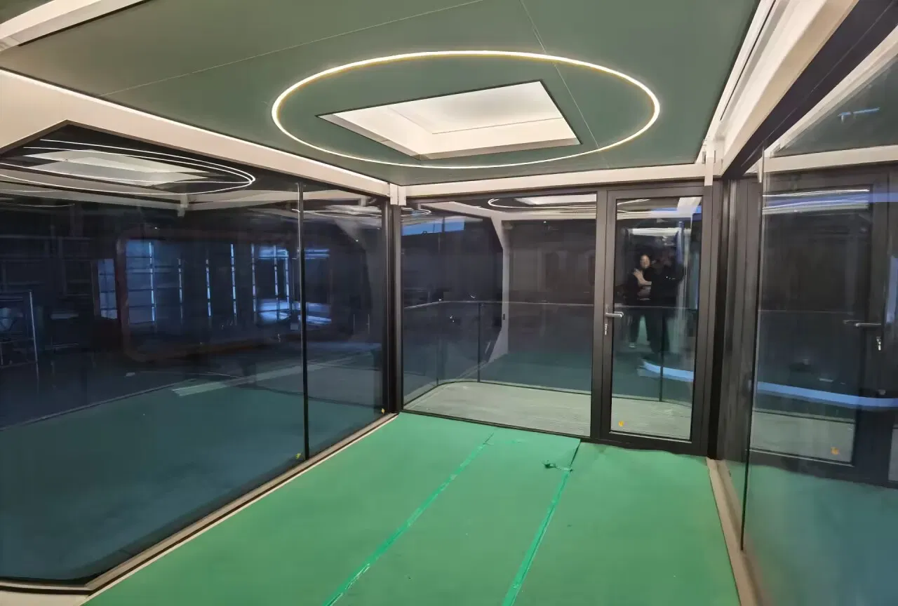 Customizable Interior Decoration and Overall Size of The Capsule House