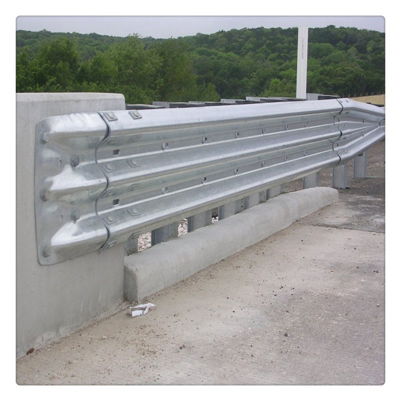 Hot DIP Galvanized Steel Roadside Protection Safety Thrie Beam Guardrail