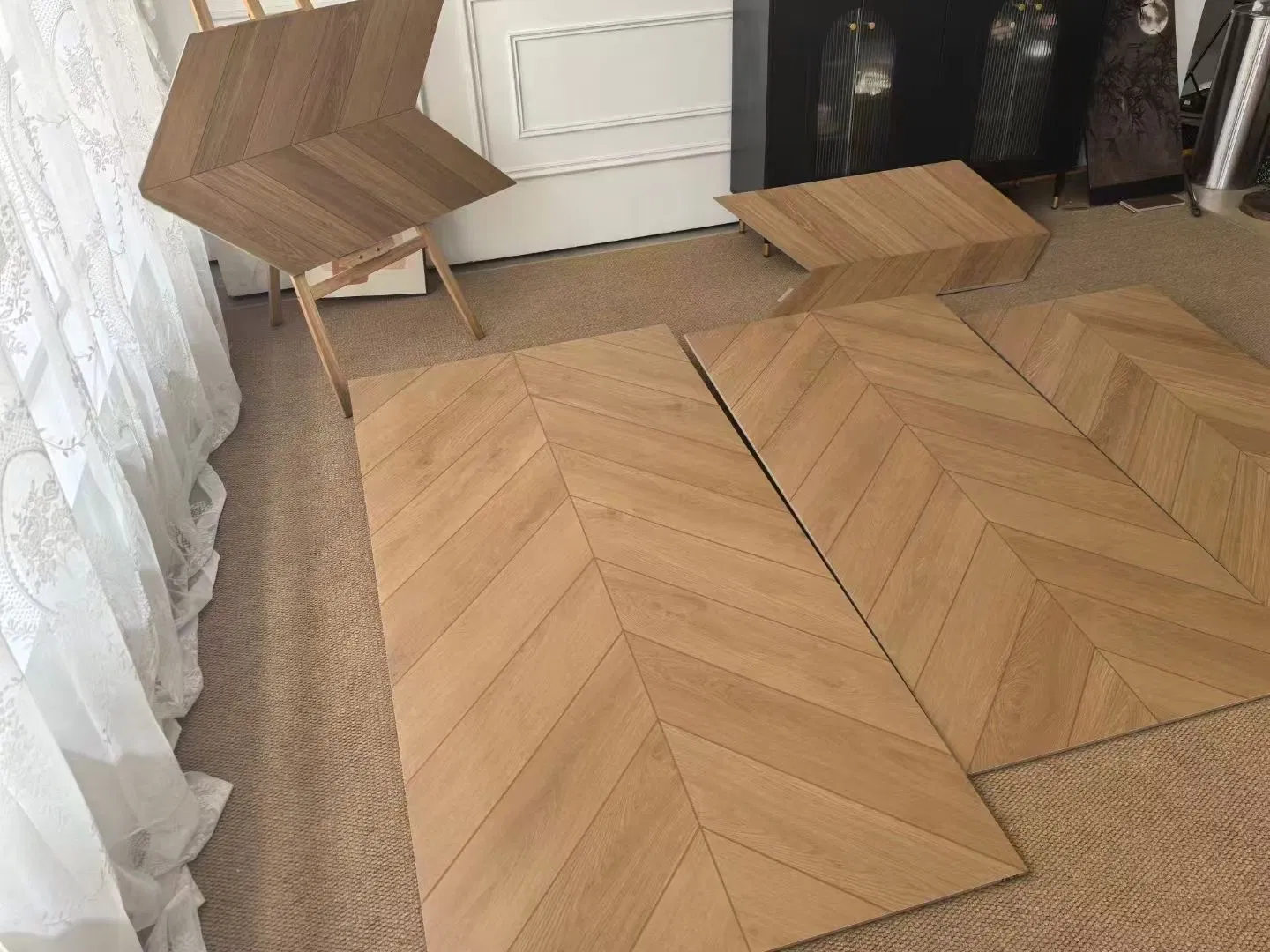 High Quality Self Adhesive Plastic Flooring Tile for Quick Delivery