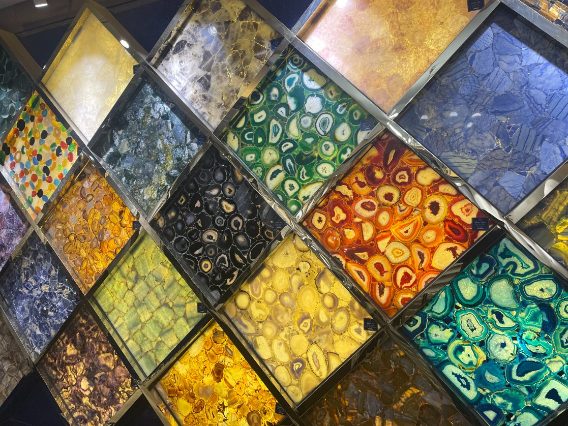 Wayon Semi Precious Stone Board/Crystal/Agate High Gloss and Transparency Luxurious Background Wall
