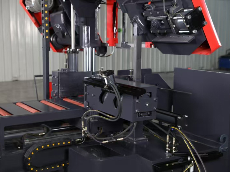 Ленточная пила по металлу полностью автоматическая гидравлическая