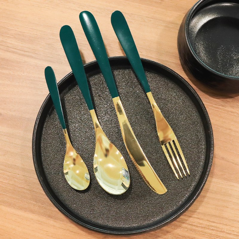 Elegant Luxury Gold Cutlery Sets for Upscale Dining Experiences