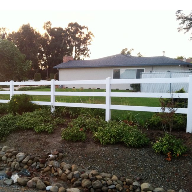 Hot Sale 3 Rail PVC Horse Fence White Vinyl Horse Fence
