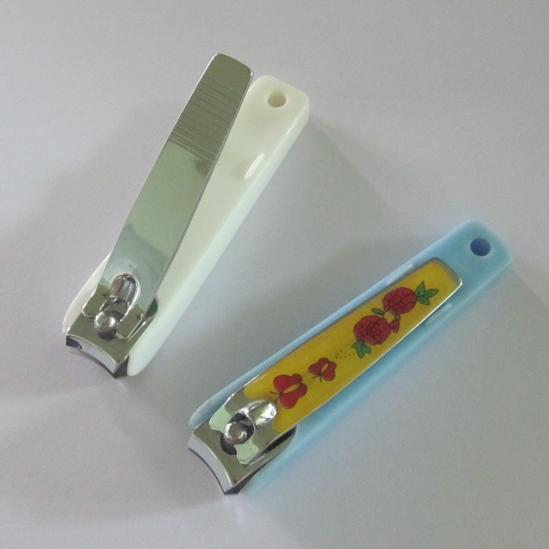 Cheap Nail Cutters with Colorful Exposy and Catcher to Collect The Nails