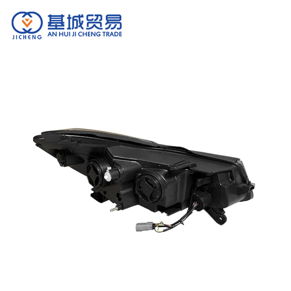 Фара головного света для Chevrolet Trax 2017-2018