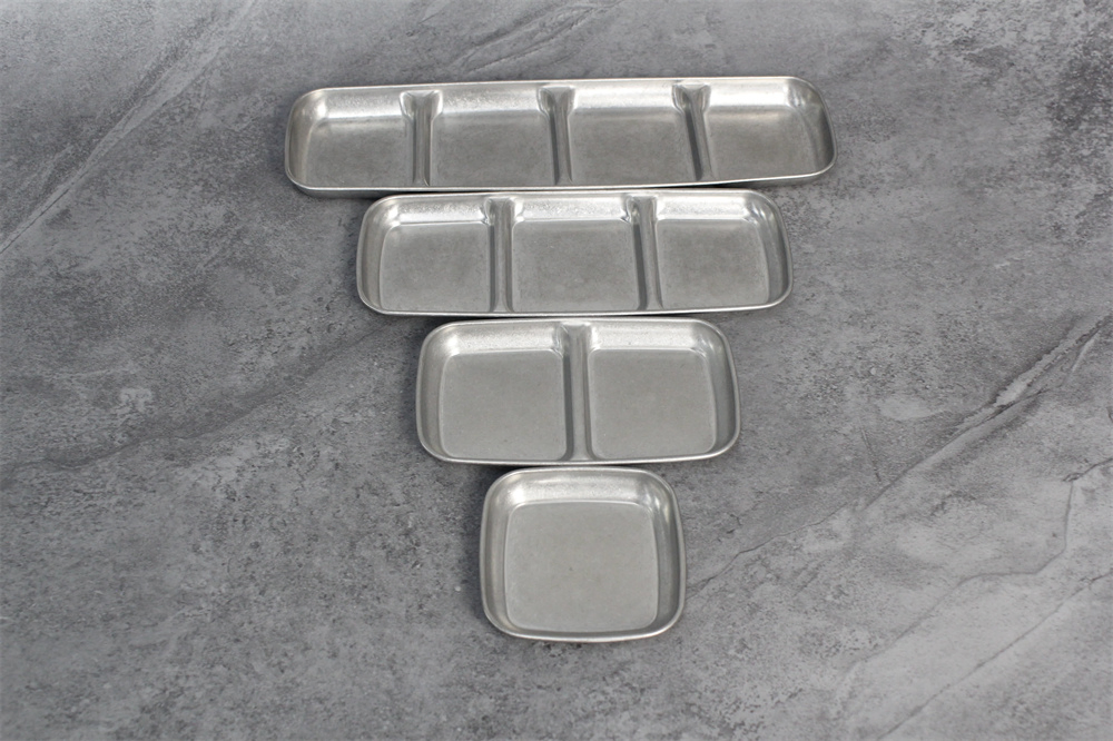 Wholesale Portable Tableware 304 Stainless Steel Plates 4 Divided Sauce Dishes for Camping BBQ Party
