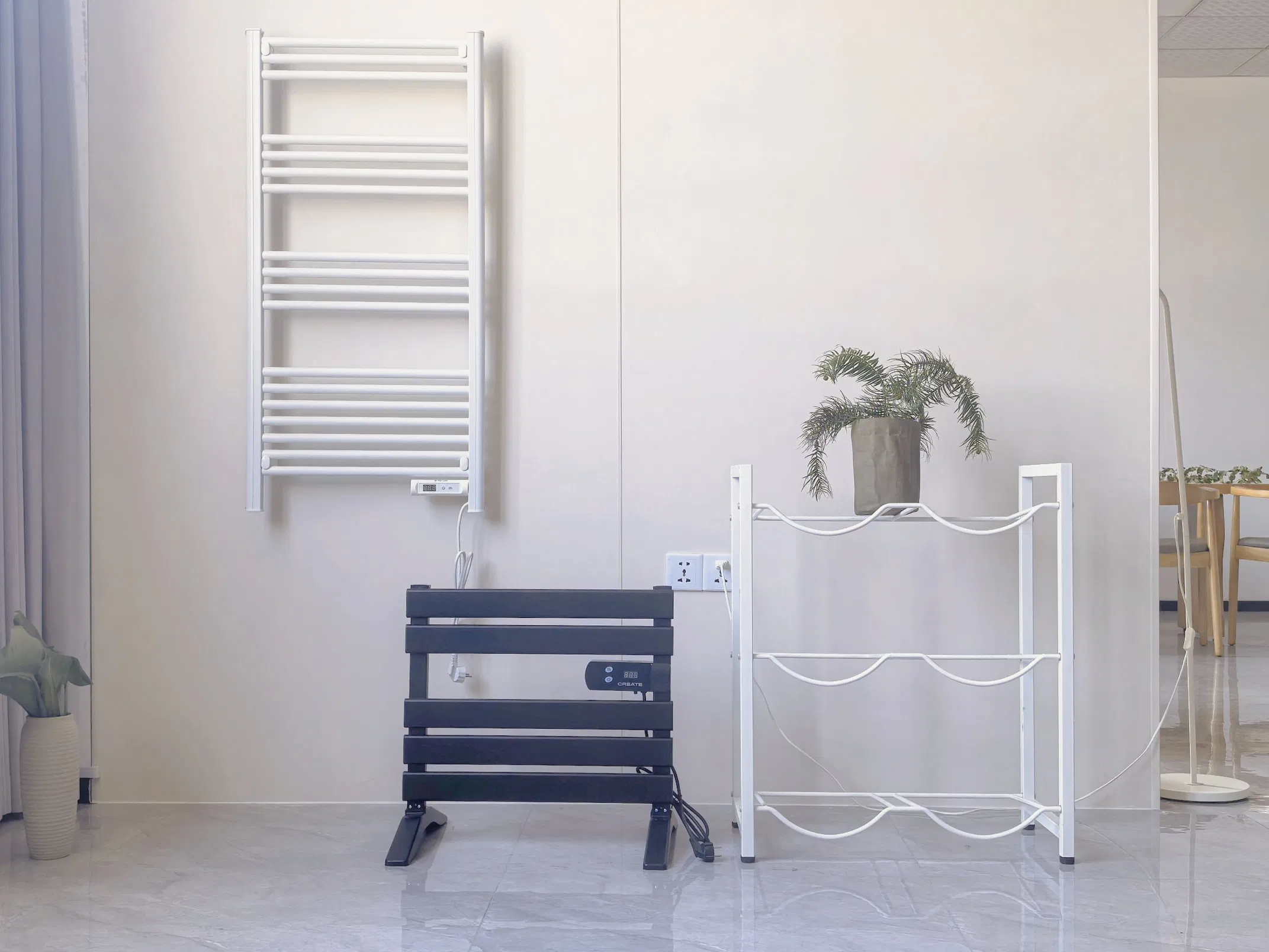 Wall Mounted or Floor Standing Towel Heater Towel Rack Black Color ODM