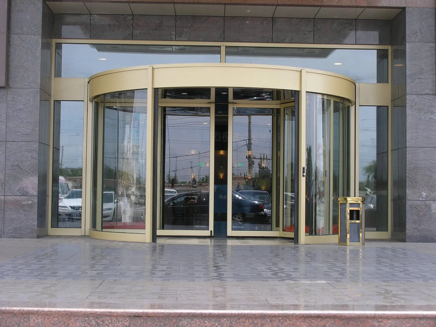 Large-Scale Automatic Revolving Door High-Capacity Glass Doors Non-Standard Big Door