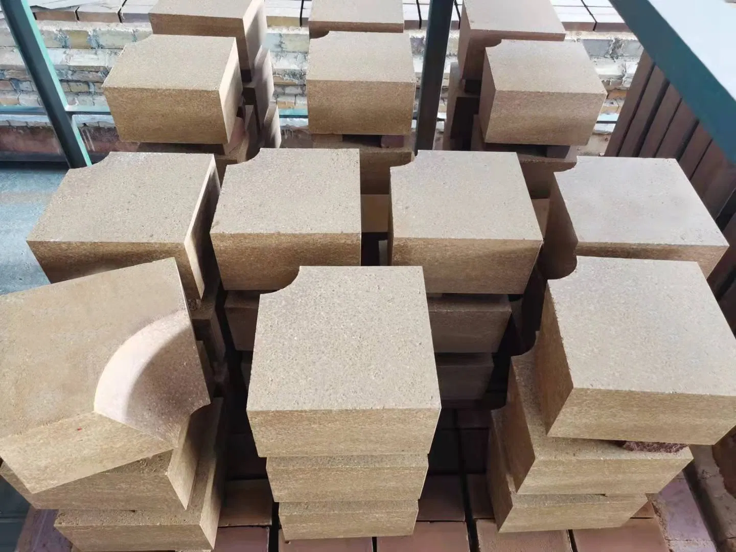 Магнезито-шпинельный кирпич MLJ85 для вращающихся печей