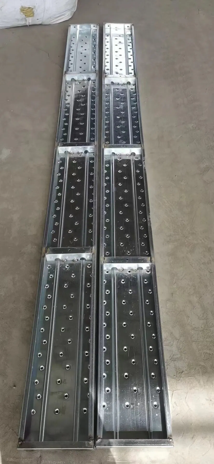 Customized Hot-Dipped Galvanized Steel Catwalk Source Factory Hot-Dipped Galvanized Steel Catwalk