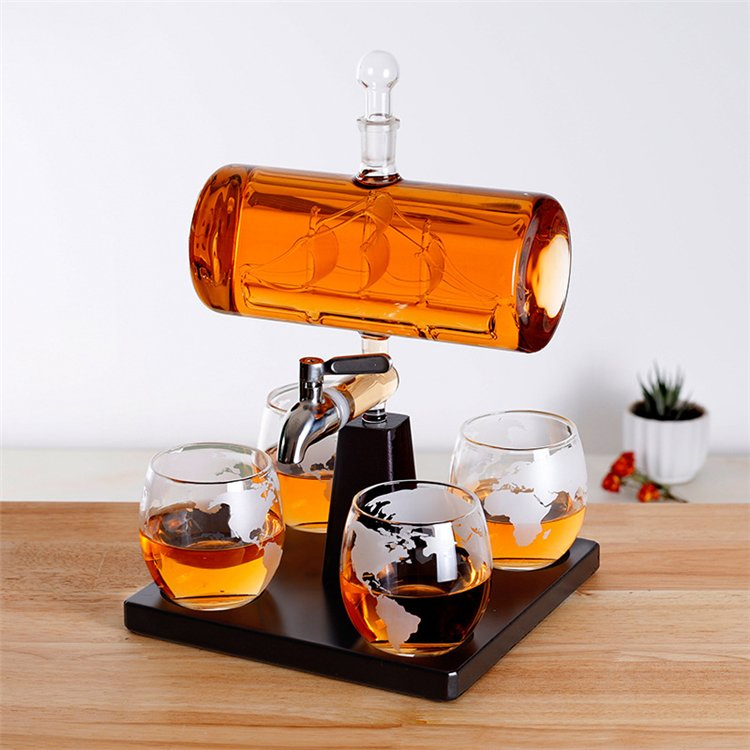 Hot Selling High Borosilicate Glass Artificial Blowing Sailboat Whiskey Decanter Set