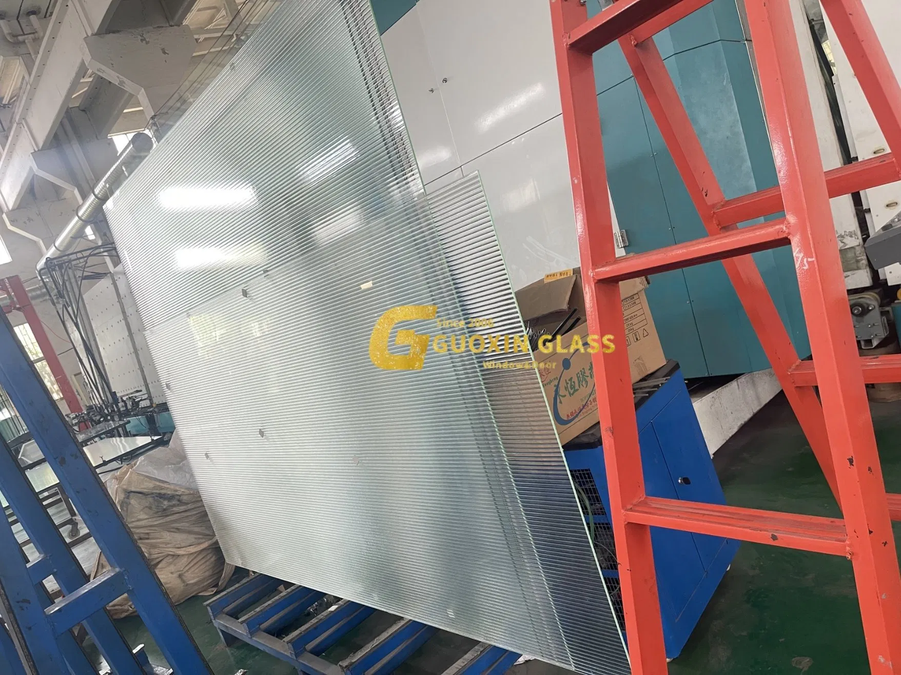 Customized Building Pattern Wave Fluted Design Shower Screen Glass with High Quality