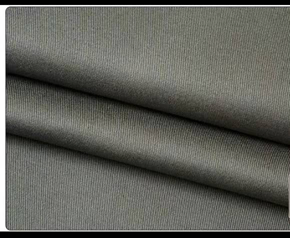 Elegant Comforter Set with Color Options and Shrinkage Control