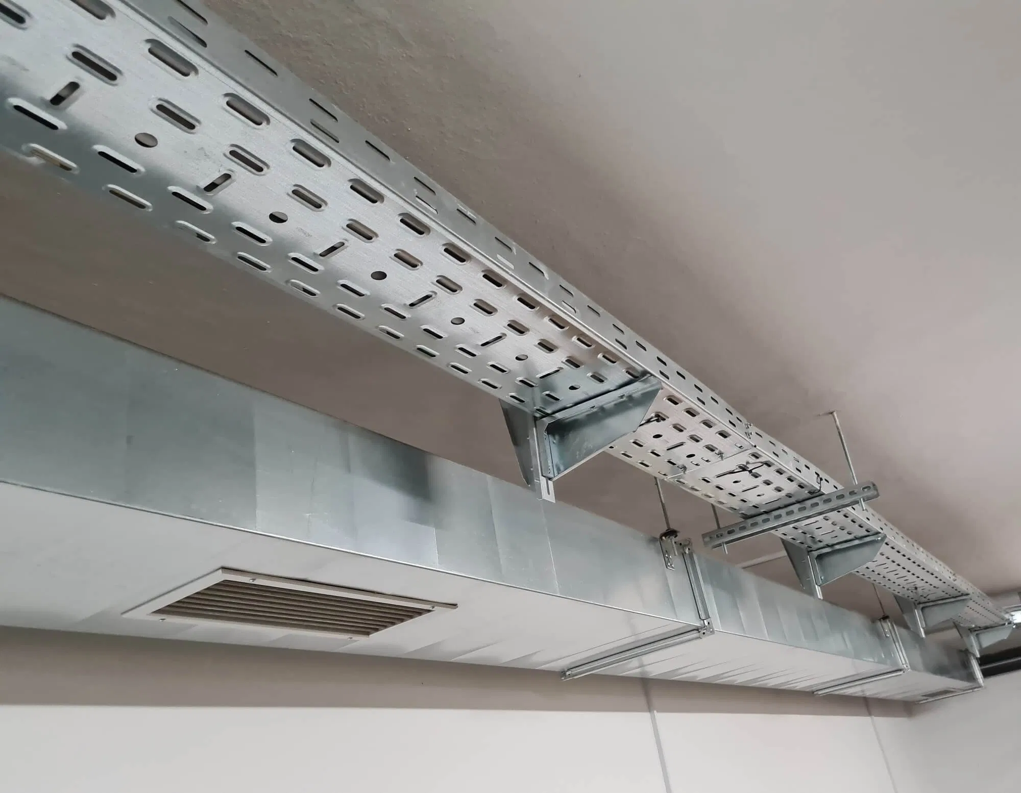Durable Light Duty Slotted Cable Tray for Efficient Wiring Solutions