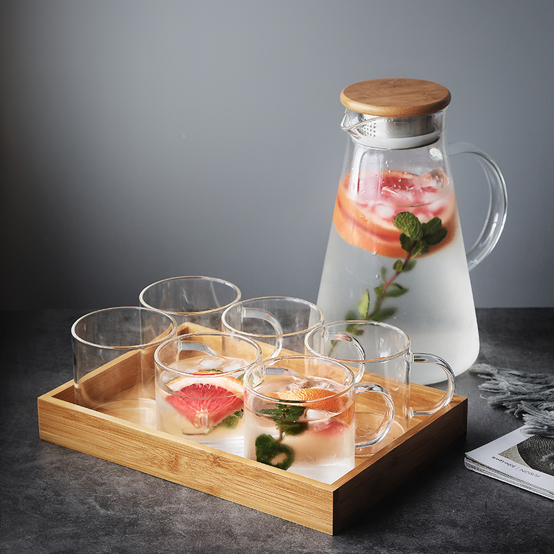 1.3L Clear Borosilicate Glass Water Drinking Carafe Pitcher with Bamboo Lid