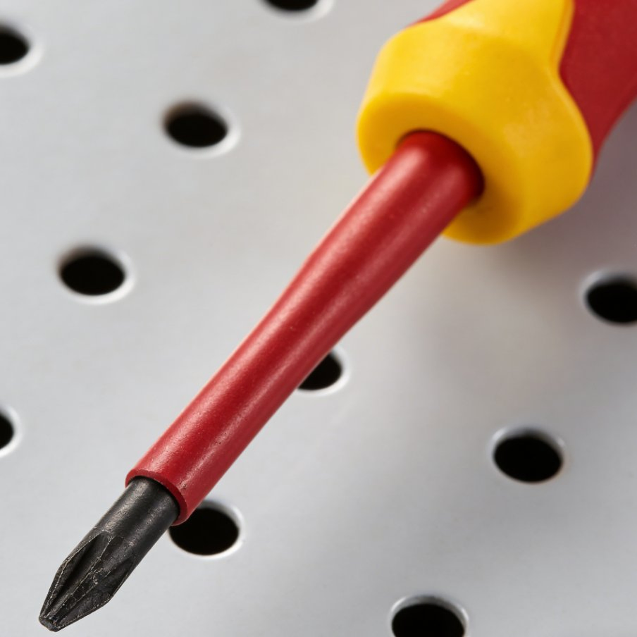 Изолированная отвертка VDE для электромонтажа (FVS-07)