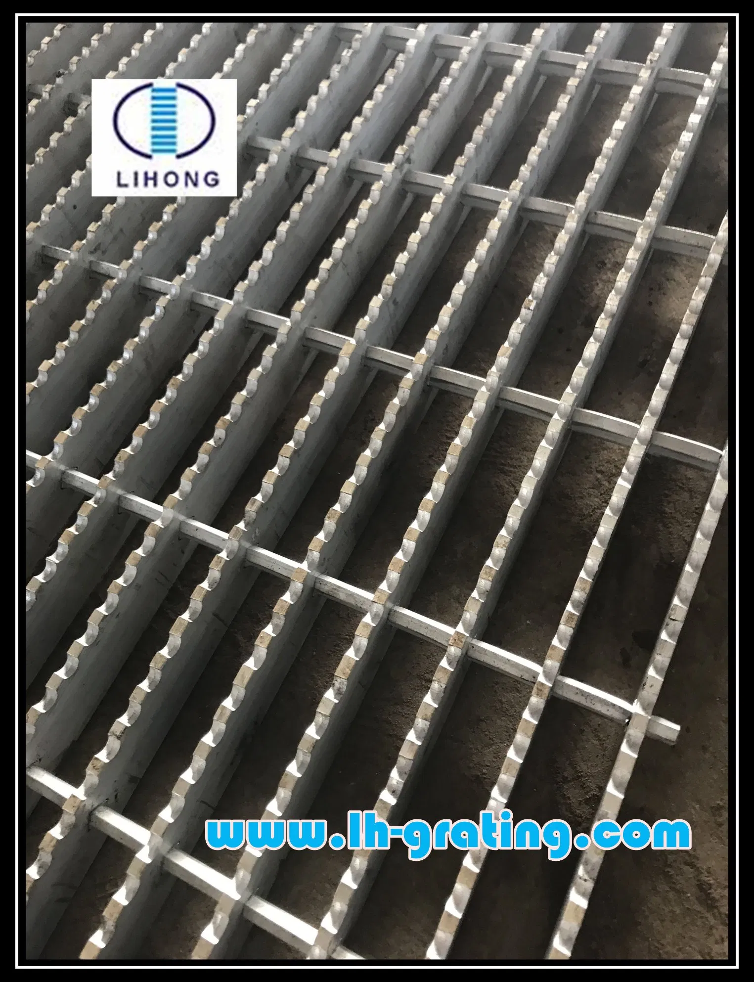 Industrial Professional Serrated or Plain Flat Steel Grating for Walkside
