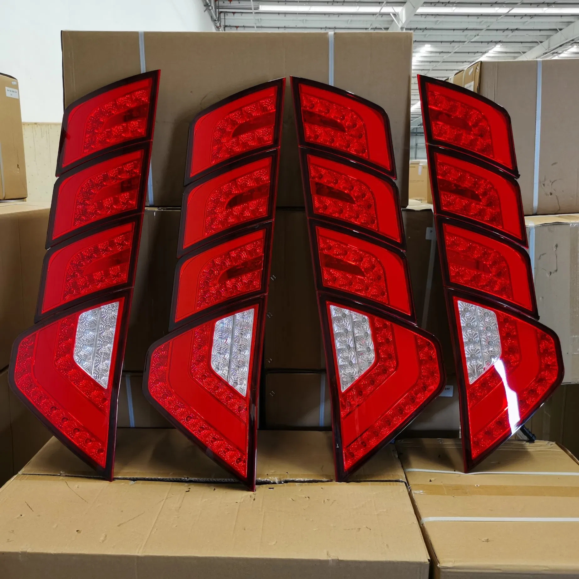 Задний светодиодный фонарь для автобусов Irizar и Marcopolo