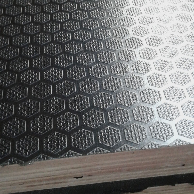 Ламинированная фанера с пленкой 18мм, антискользящая