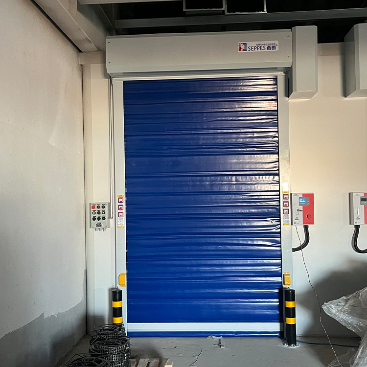 Wind-Resistant Insulated High Speed Industrial Door for Outdoor Loading Docks