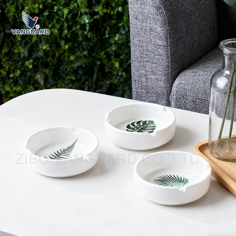 Promotion White Round Cigarette Outdoor Ashtray Custom Ceramic Ashtray with Design