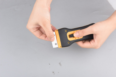 Hautine Cleaning Scraper with Double-Edged Metal Blades