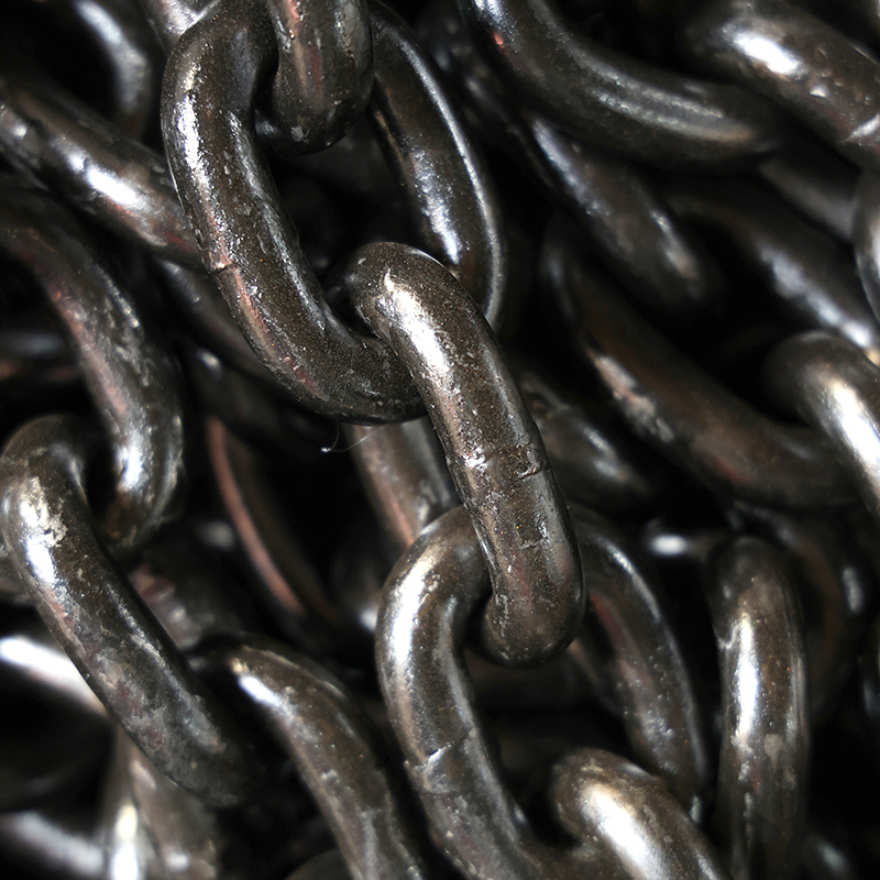G80 En818-2 Standard Heavy Duty Heat Treatment Black/ Self Color Lifting Steel Link Chain for Hoisting/Lifting Equipment