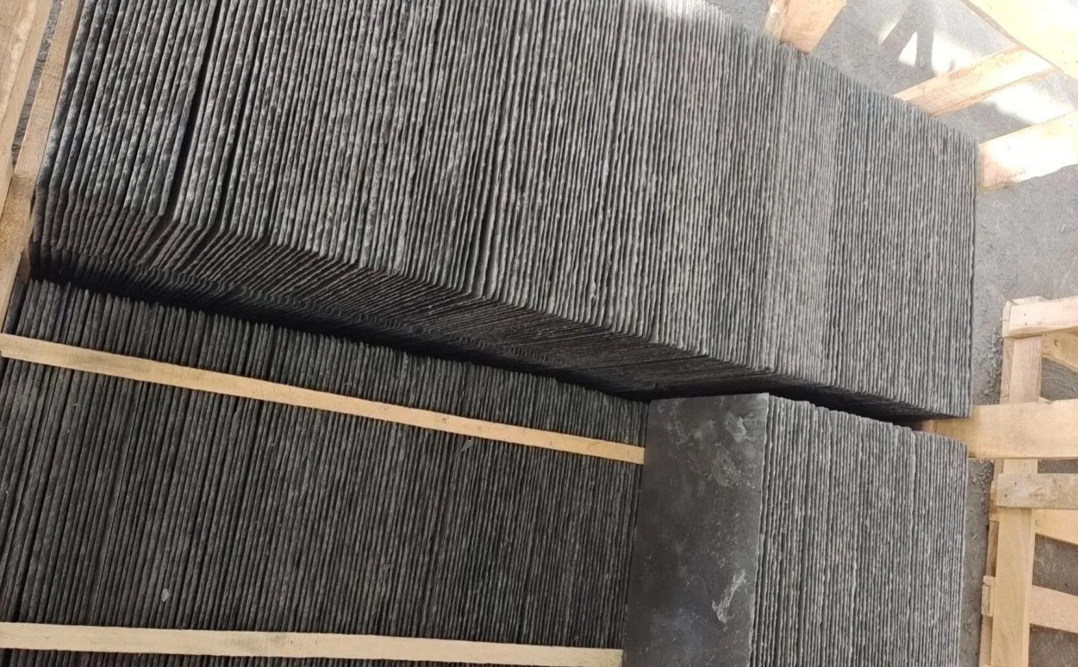 Shingle Roofing Durable Single Layer Easy Installing Tile for Buliding Material