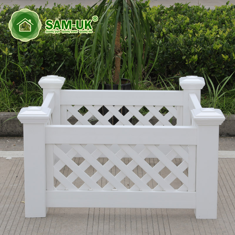 2'x4' Vinyl Fence with Square Lattice Yard