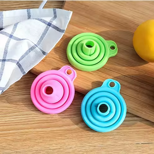 Flexible Gadgets Fold Rainbow Colors Silicone Gel Foldable Hopper for Home Kitchen Oil Water Powders Liquid Collapsible Funnel