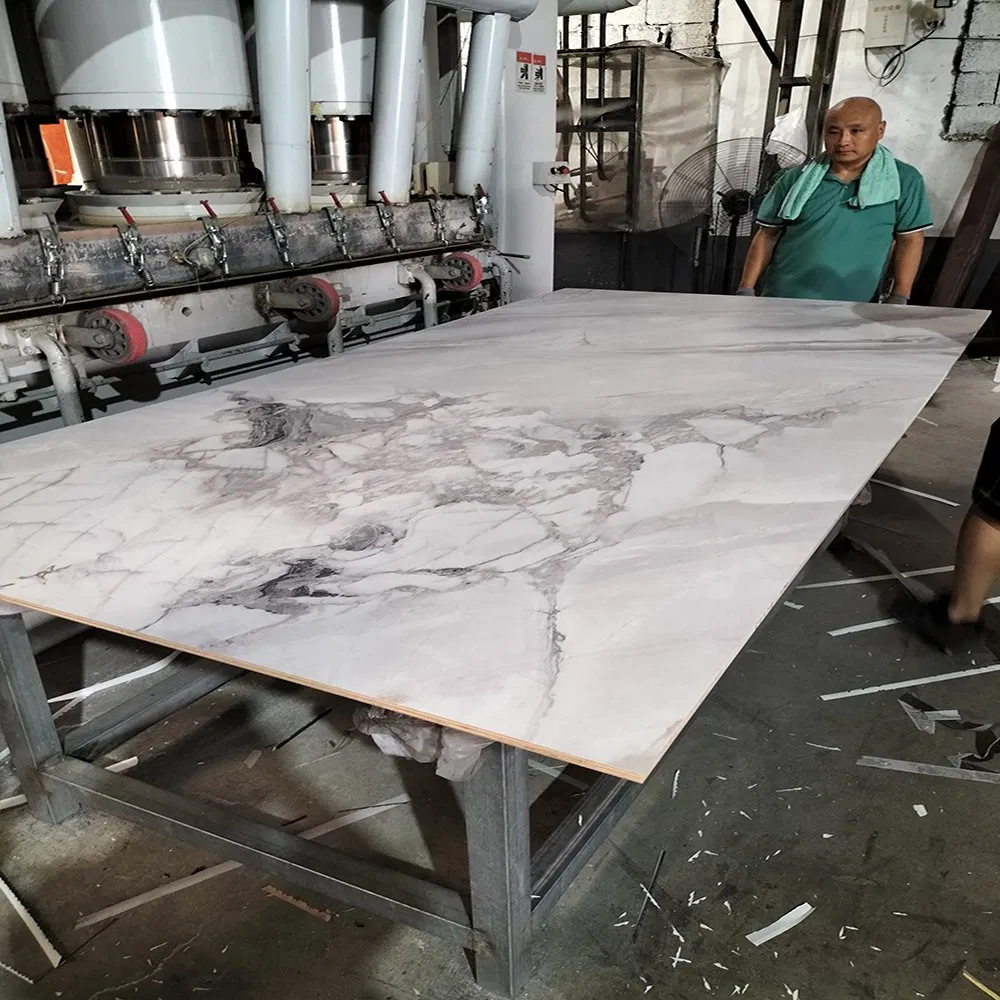 18mm High Gloss White UV / HDF/ Melamine Faced Laminated / Board / Chipboard / Plywood / MDF for Office Decoration