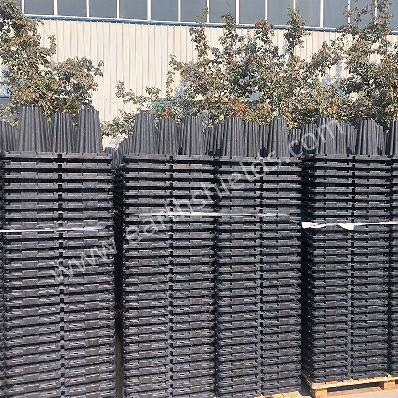 Dimpled Waterproof HDPE Drain Board Preventing Water Infiltration and Damage