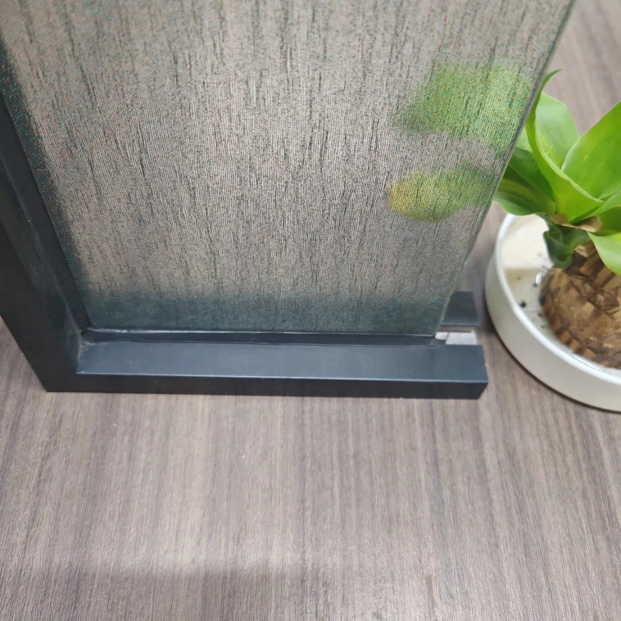 Custom Laminated Glass Solutions for Residential and Commercial Use