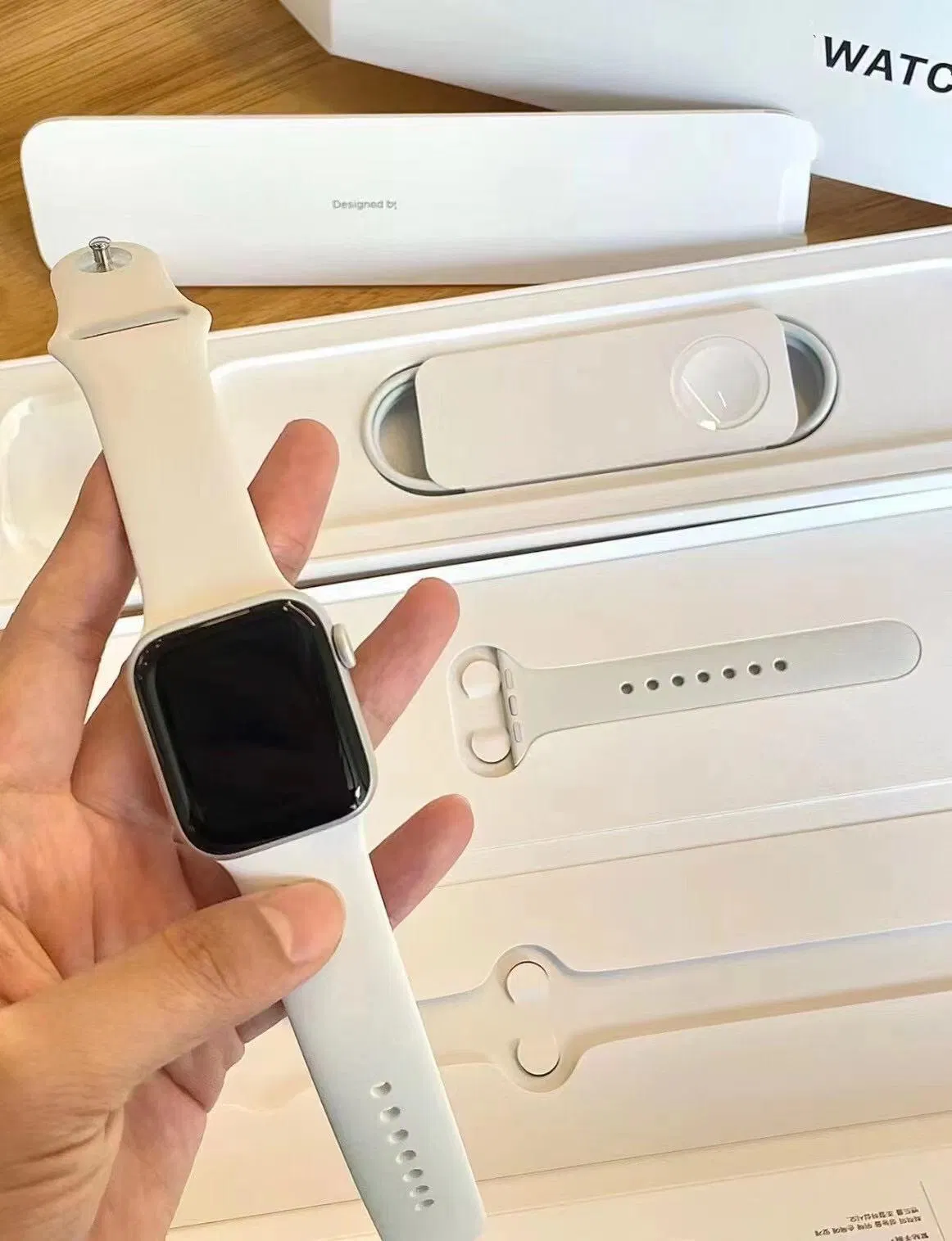 1: 1 Top Quality Series 8 Bluetooth Smartwatch Phone for Ios Android