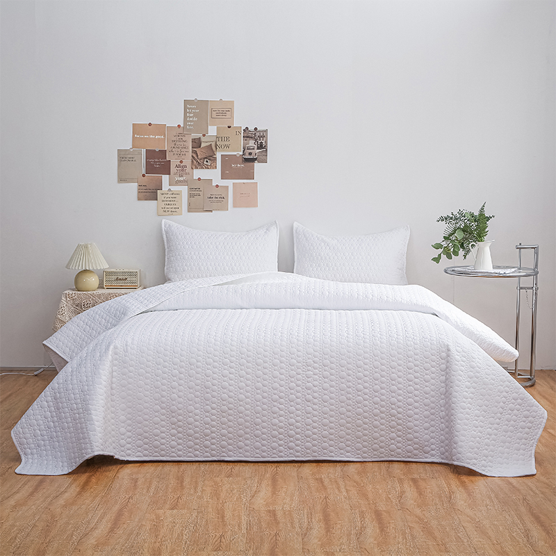 Home Textile High Quality Bedroom Bedding Solid Color King Size Quilted Bedspread with Pillow Wholesaler