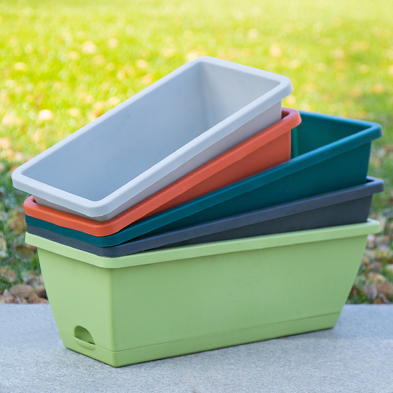 Набор горшков пластиковых цветочных универсальный