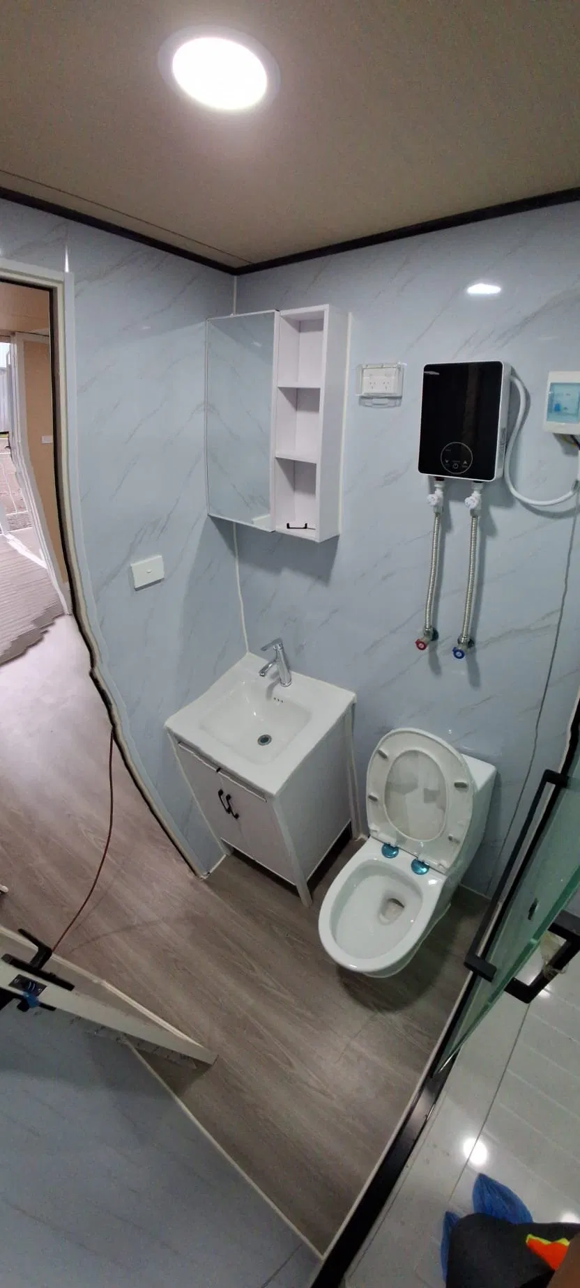 Contenedores Modified Into Portable Cabin House and Mobile Gym Containers
