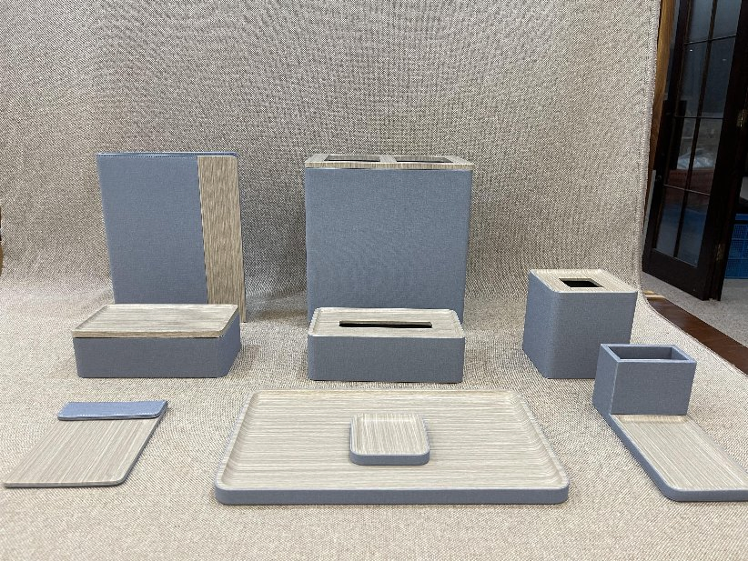 Wholesale Hotel Guest Room Amenities Set with Leatherette and Faux Leather Accessories
