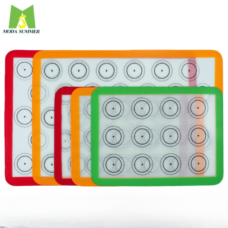 OEM Blocking Resistant Silicone Baking Mat with High Temperature Range for Food Pretreatment and Heating Pads