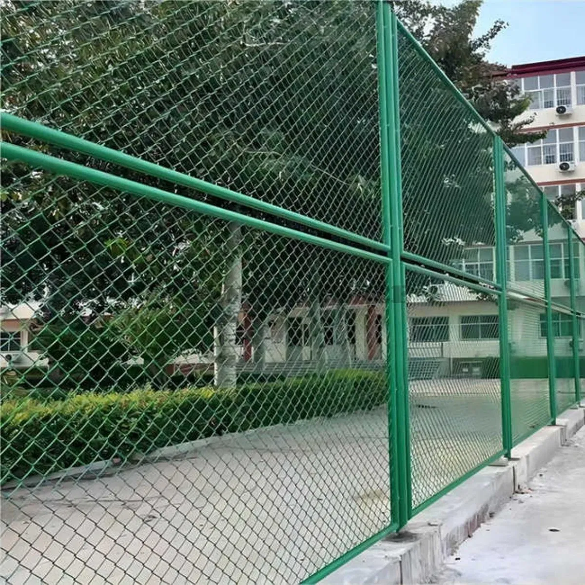 School Playground & Sports Stadium Protective Net Fence Metal Basketball & Football Field Court Sports Stadium Barrier PVC Coated Green Metal Chain Link Fence