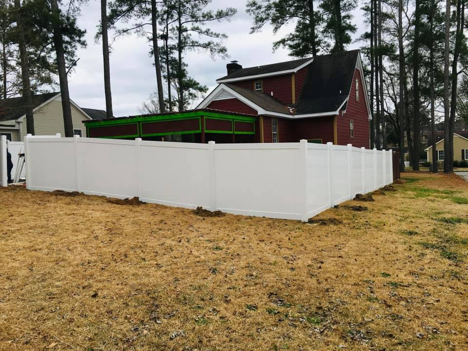 White Vinyl Semi Outdoor Privacy Fence Panel Privacy Fencing Manufacturer in China&White Color