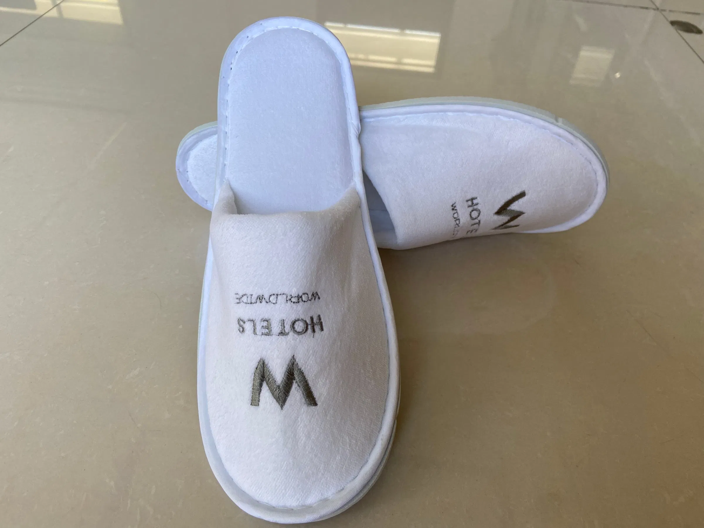 Wholesale China Factory Produces High-End Hotel Disposable Slippers Non-Slip Hotel Bathroom Fashion Slippers